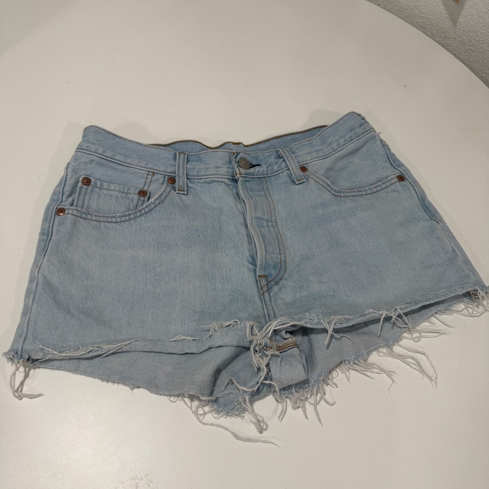 Levis 501 High Rise Cut Off Denim Shorts Light Wash Blue Size 29